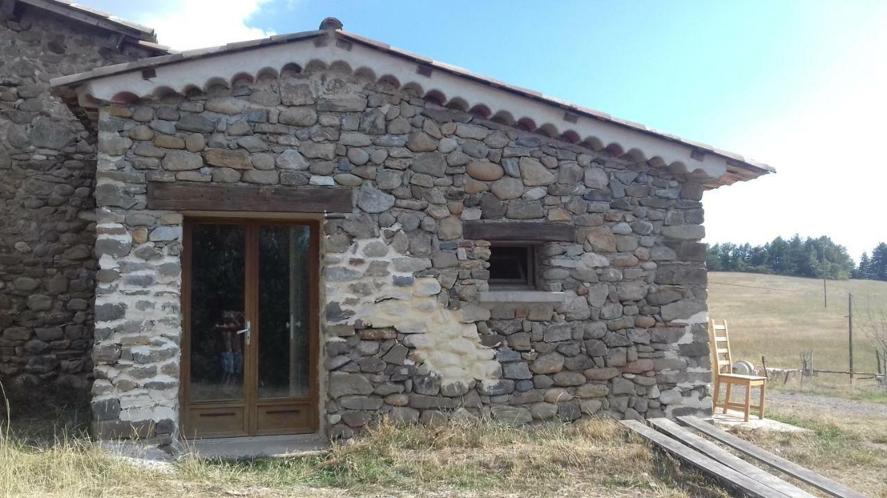 Nid De Poussins Apartment